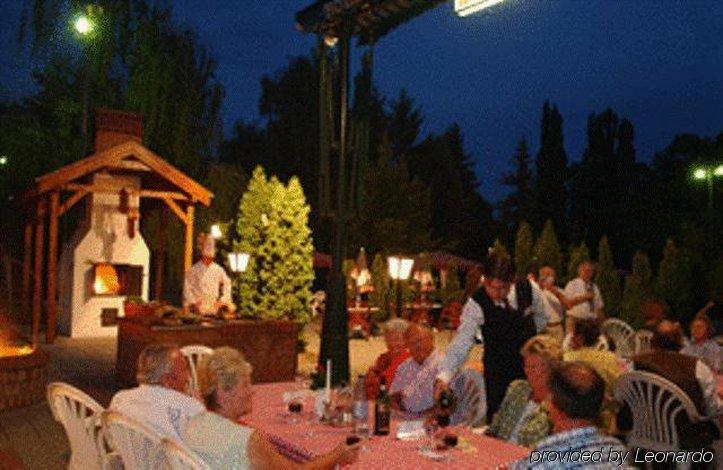 Hotel Nagyerdo Debrecen Restaurant photo